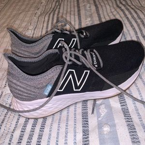 New Balance tennis shoes